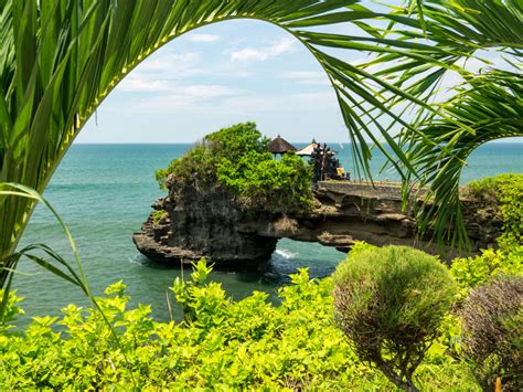 Batu Bolong Temple, Bali, Indonesia jigsaw puzzle in Great Sightings ...