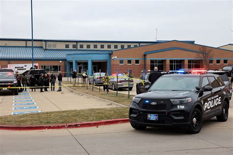 Perry High School shooter is dead, law enforcement official says