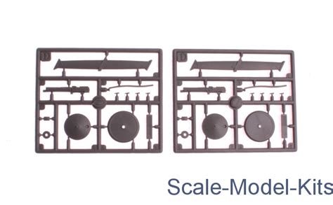 Roden - Sopwith Triplane - plastic scale model kit in 1:32 scale (RN609)//Scale-Model-Kits.com