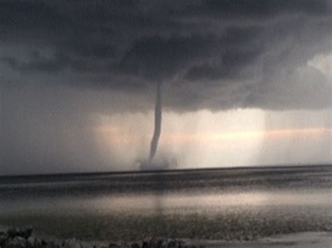 Video captures waterspout forming in Florida - NBC News