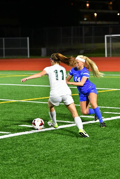 Prep girls soccer: Warriors defeat T-Birds 2-0 on Senior Night - My Edmonds News