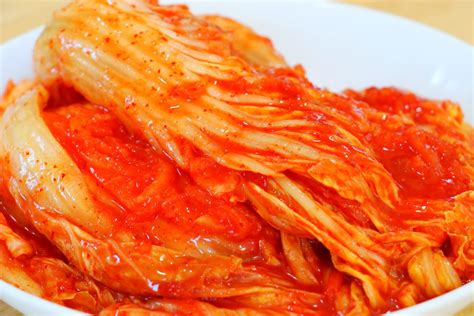 CiCi Li - Traditional Kimchi Recipe (Easy Whole Napa Cabbage Kimchi -Tongbaechu)