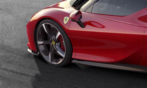 Ferrari SF90 Stradale: First Look - autoNXT.net