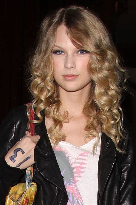 Does Taylor Swift Have Tattoos? Here's The Real Deal