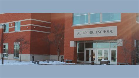 Alton teacher’s union to rally over school fights tonight – Illinois Eagle