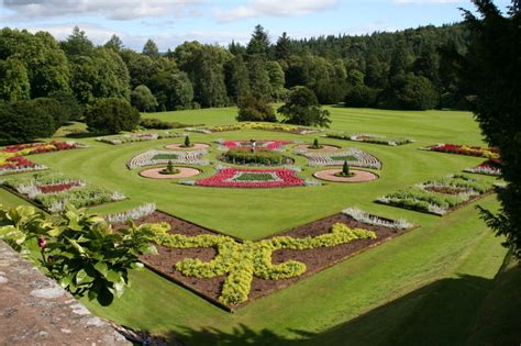 Drumlanrig Castle