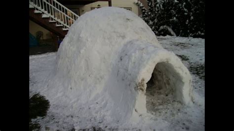 How to Build an Igloo from Snow - YouTube