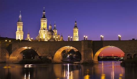 Roman bridge over Ebro river.Zaragoza. - null | España