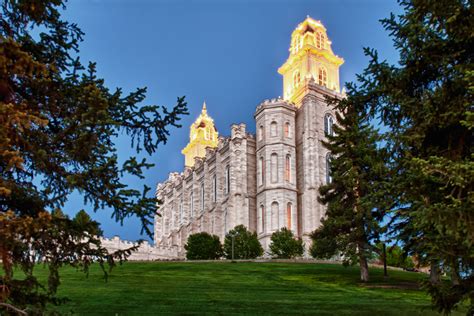 Manti Temple | HDR creme