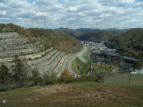 www.thespeedyturtle2.blogspot.com: The Pikeville KY cut through.