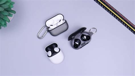 Best Wireless Earbuds For Small Ears | Yoodley