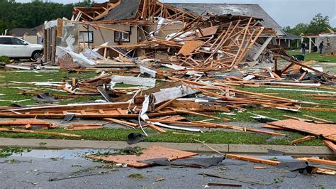 Photos show severe storm damage in Monroe, Louisiana | WHNT.com