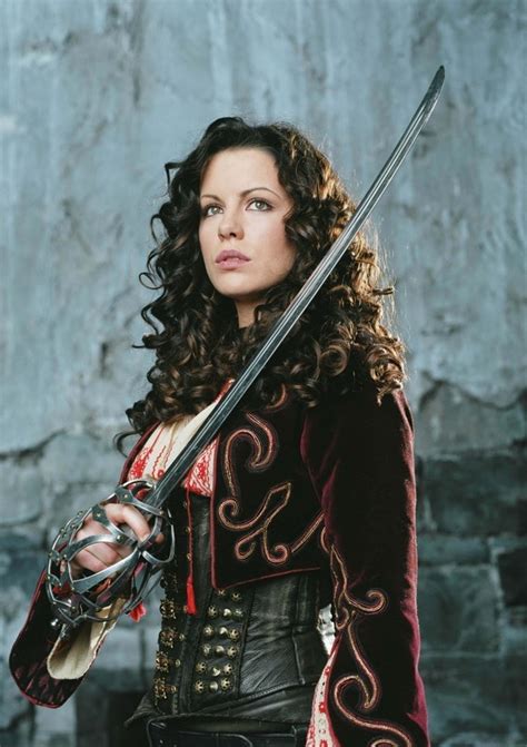 Kate Beckinsale as Anna Valerious: Van Helsing - Greatest Props in ...