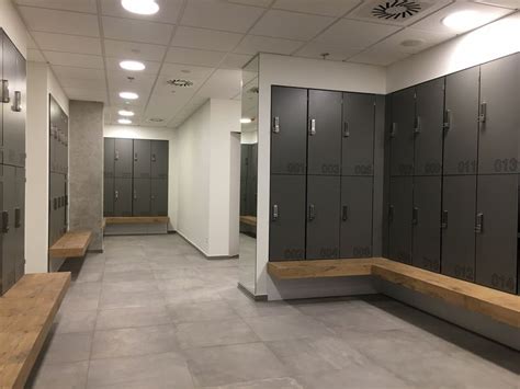 HPL Casiers et Armoires vestiaire — ATEPAA® Sport | Restroom design ...