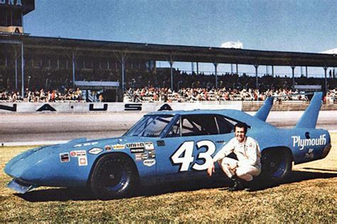 Video: Richard Petty's 200mph Superbird Driven For The First Time Since 1970 - Street Muscle