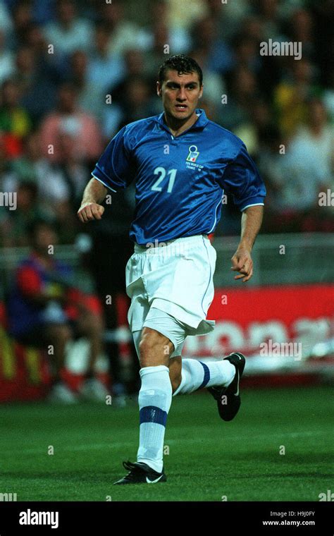 CHRISTIAN VIERI ITALY & ATHLETICO MADRID 22 June 1998 Stock Photo - Alamy