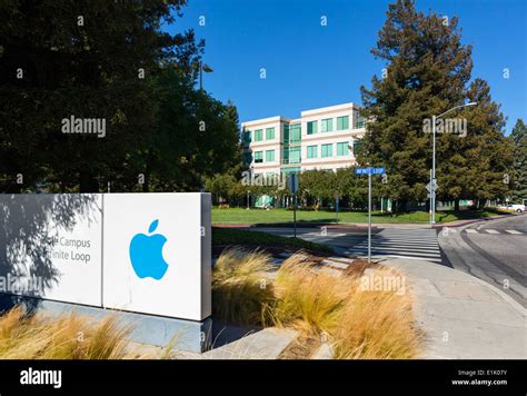 The old Apple Inc Head Office Campus, One Infinite Loop, Cupertino ...