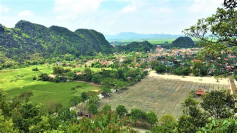 Hoa Lu Ancient Capital - Don't miss out in Ninh Binh