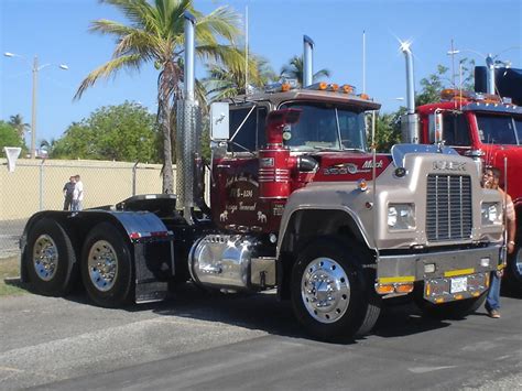 mack r model show truck - Google Search | Bitchin' trucks | Pinterest