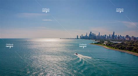 Aerial drone view of Lake View with Chicago skyline in the background ...