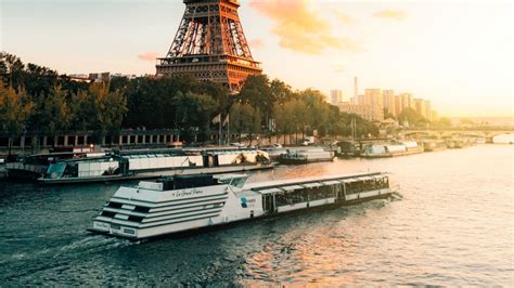 Combined Visit Eiffel Tower + Seine River Cruise - Hellotickets