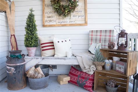 farmhouse-christmas-porch-1 - Seeking Lavender Lane