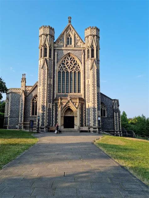 Sacred Heart Church, Wimbledon - Opening Times, Contacts - Catholic ...