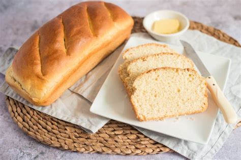 Make an Old-Fashioned Lard Bread for Thanksgiving | Recipe | Homemade bread easy, Homemade bread ...