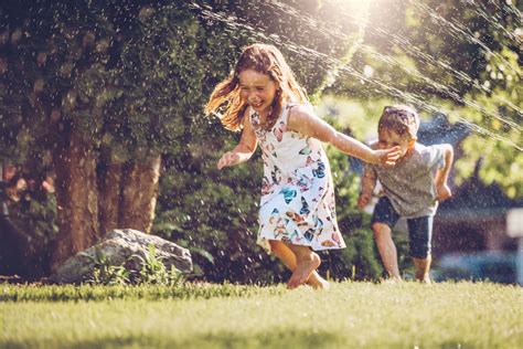 10 Reasons Playing Outside Is Better Than Toys - Baby Chick