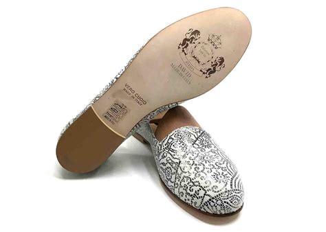 Wholecut Loafer "Flats" in Leather silkscreened Manor White™