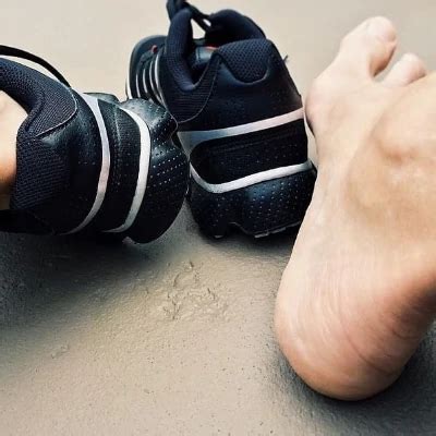 11 Practical Tips on How to Stretch Shoes for Wide Feet