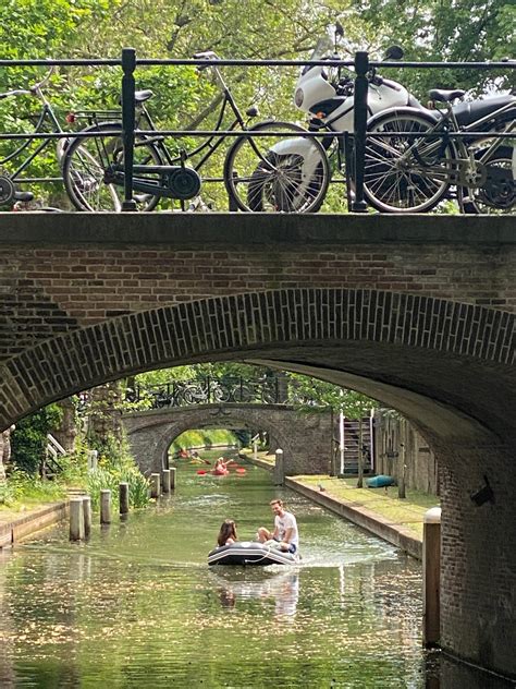 The Canals of Utrecht - PILOT GUIDES