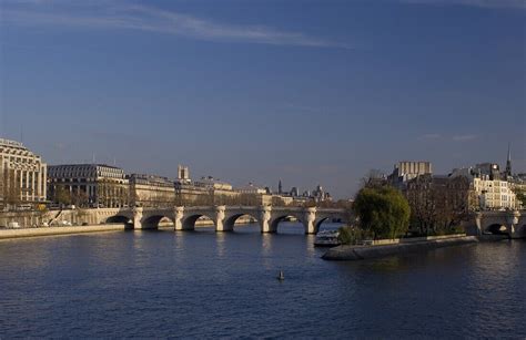 The Pont Neuf over the Seine River, … – License image – 71039080 lookphotos