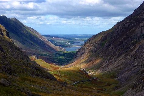 Llanberis Pass Wales | The Llanberis Pass with the lakes Lly… | Flickr