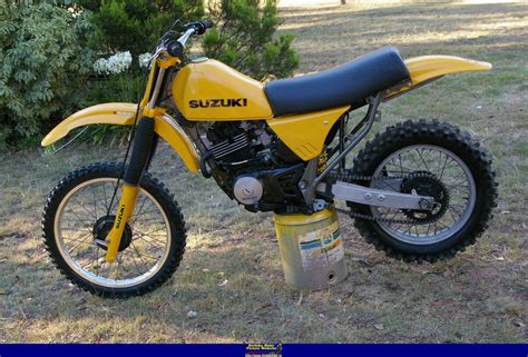 1983 Suzuki DR 250 - Moto.ZombDrive.COM