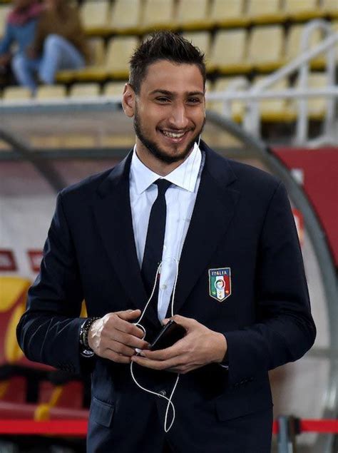 Gianluigi Donnarumma before the FIFA 2018 World Cup Qualifier between ...