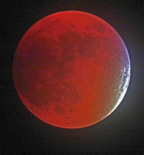 Rare 'Supermoon' Total Lunar Eclipse Thrills Skywatchers Around the ...