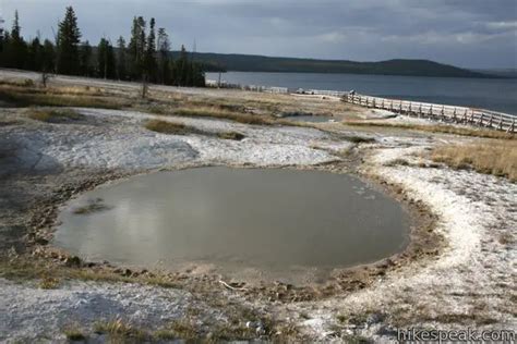 West Thumb Geyser Basin | Yellowstone National Park | Hikespeak.com