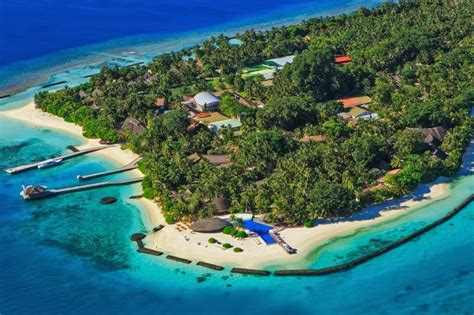 Kuramathi Island Resort: An Emerald Jewel In The Turquoise Maldivian Waters