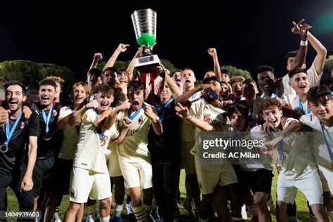 Vittoria Scudetto Serie A Photos and Premium High Res Pictures - Getty ...