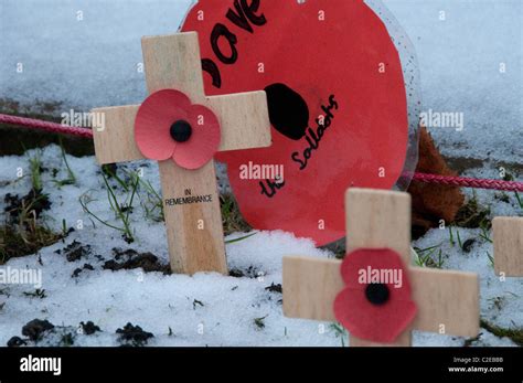 Remembrance Day wreaths Stock Photo - Alamy