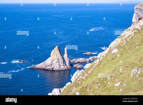 The An Bhuideal sea stack in County Donegal - The highest sea stack in Ireland Stock Photo - Alamy