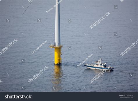 Offshore Wind Turbine Maintenance Stock Photo 130553474 - Shutterstock