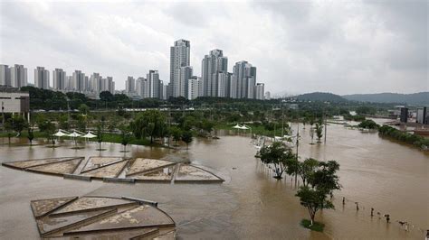 South Korea battles deadly floods and landslides - BBC News