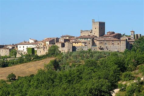 Castellina in Chianti: What to do & How to get there | Tuscan towns, Italian life, Chianti