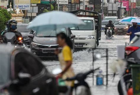 Pulau Pinang dilanda banjir kilat | Astro Awani