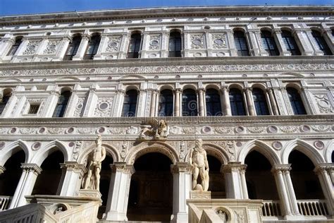 Venice Palazzo ducale stock image. Image of lagoon, boat - 29622031