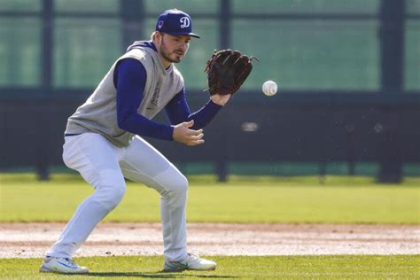 Manager Dave Roberts says Dodgers infielders Gavin Lux, Max Muncy ...