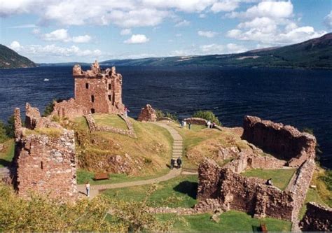 Urquhart Castle © Paul Allison :: Geograph Britain and Ireland