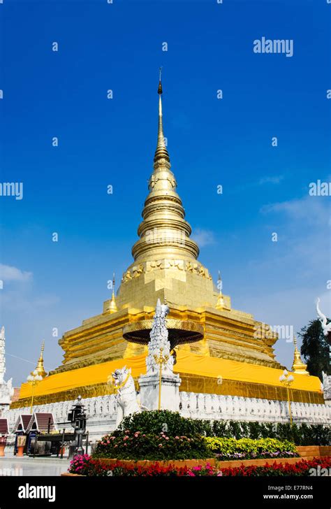 The architecture of golden pagoda of Thailand Stock Photo - Alamy